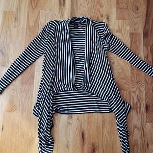 Black and white stripes top